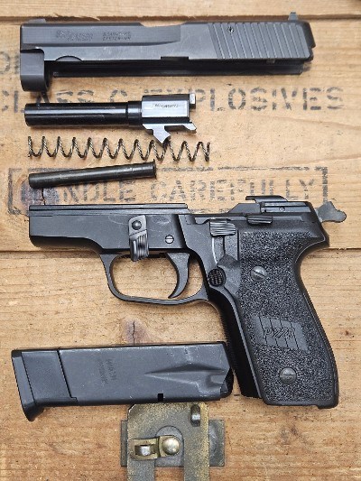 SIG SAUER P228 9MM LUGER (9x19 PARA) - Image 4 of 7