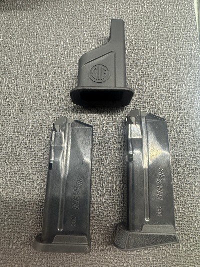 SIG SAUER P365 ROSE W/OPTIC .380 ACP - Image 3 of 6