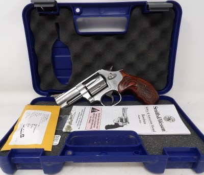 SMITH & WESSON 686 PLUS DELUXE .357 MAG - Image 1 of 8