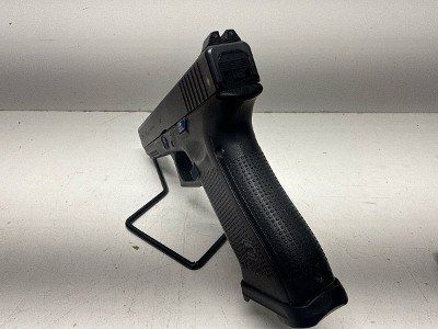 GLOCK 22 GEN 4 .40 - Image 5 of 11