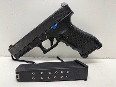 GLOCK 22 GEN 4 .40 - Image 1 of 11