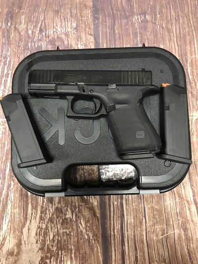 GLOCK 19 gen 5 9MM LUGER (9x19 PARA) - Image 1 of 7