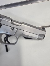 SMITH & WESSON 5943 .9mm - Image 6 of 10