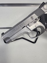 SMITH & WESSON 5943 .9mm - Image 3 of 10