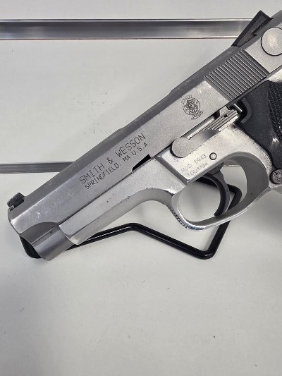 SMITH & WESSON 5943 .9mm - Image 3 of 10