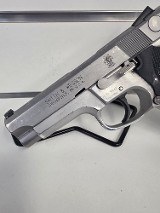 SMITH & WESSON 5943 .9mm - Image 3 of 10