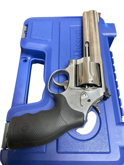 SMITH & WESSON 686 PLUS .357 MAG - Image 5 of 6