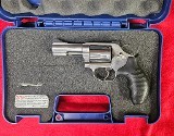 SMITH & WESSON 60 .357 MAG - Image 1 of 5