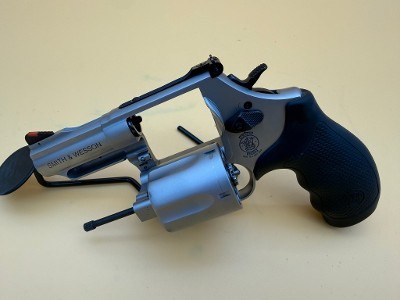 SMITH & WESSON 69 .44 MAGNUM - Image 1 of 7