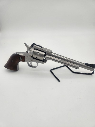 RUGER Single Six .22 WMR - Image 2 of 13