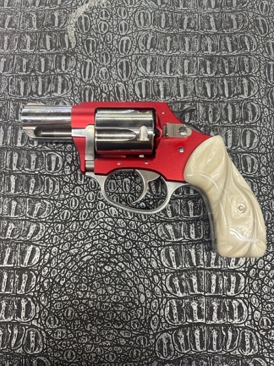 CHARTER ARMS THE CHIC LADY .38 SPL - Image 2 of 4