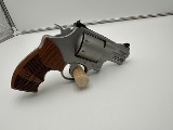 SMITH & WESSON 627 PERFORMANCE .357 MAG - 1 of 9