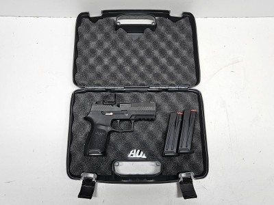 SIG SAUER P320 9MM LUGER (9x19 PARA) - Image 1 of 11