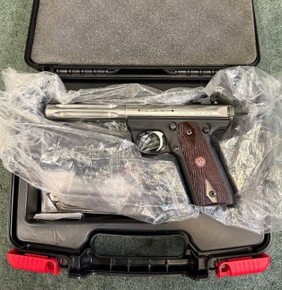 RUGER MK III Target SS Fluted .22 LR - Image 1 of 3