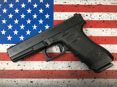 GLOCK 22 GEN 3 40 Smith & Wesson - Image 1 of 7