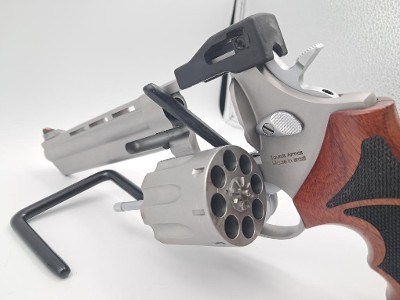 TAURUS 608 .357 MAG - Image 6 of 8