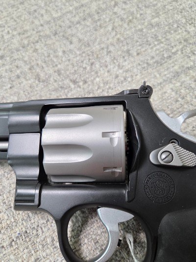 SMITH & WESSON 627 V-COMP PERFORMANCE .357 MAG - Image 3 of 4