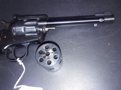 RUGER new model single 6 .22 LR - Image 6 of 7