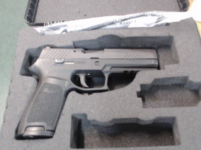 SIG SAUER 320F-9-BSS 9MM LUGER (9x19 PARA) - Image 1 of 1