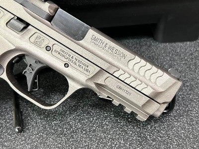 SMITH & WESSON M&P 9 M2.0 METAL BUNDLE 9MM LUGER (9x19 PARA) - Image 6 of 10