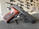 SIG SAUER P229 ELITE .40 S&W - 1 of 3