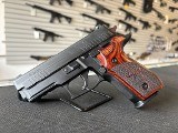 SIG SAUER P229 ELITE .40 S&W - 2 of 3