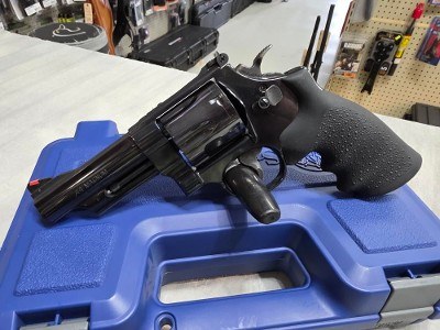SMITH & WESSON 29-10 .44 MAGNUM - Image 1 of 3
