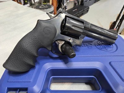 SMITH & WESSON 586-8 .357 MAG - Image 2 of 3