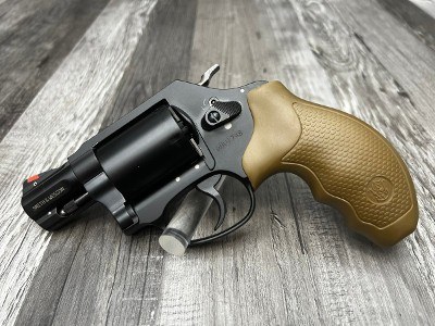 SMITH & WESSON AIRWEIGHT 360J .357 MAG - Image 1 of 3