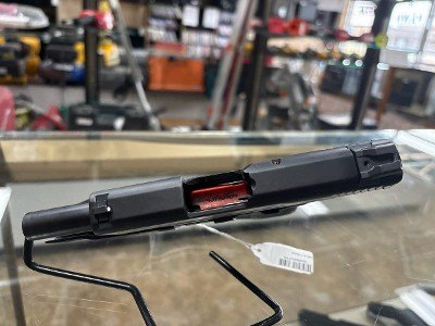 SMITH & WESSON M&P 45 SHIELD M2.0 45 ACP (45 Auto) - Image 5 of 5