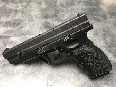 SPRINGFIELD ARMORY XD40 (XD9302) .40 S&W - Image 1 of 7