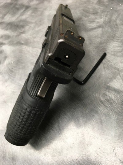 SPRINGFIELD ARMORY XD40 (XD9302) .40 S&W - Image 2 of 7