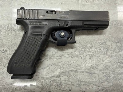GLOCK G17 GEN 4 9MM LUGER (9X19 PARA) - Image 1 of 4