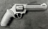 TAURUS RAGING HUNTER .44 MAGNUM - Image 2 of 5