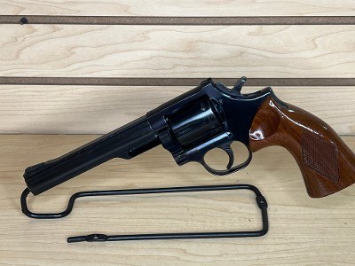 DAN WESSON FIREARMS MODEL 15 .357 MAG - Image 1 of 9