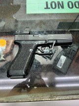 GLOCK G17 GEN 1 9MM LUGER (9x19 PARA) - 1 of 3