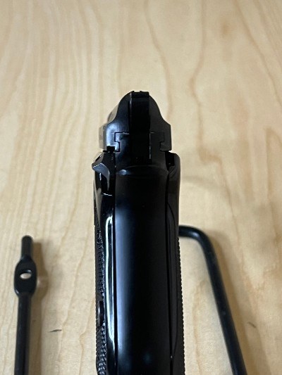 BERETTA 21A .22 LR - Image 2 of 9