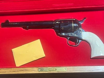 COLT SINGLE ACTION ARMY (SAA) .44-40 WIN