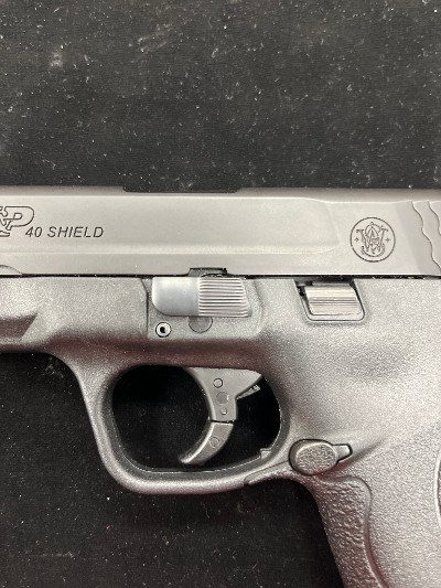 SMITH & WESSON M&P 40 shield.40 S&W - Image 3 of 10