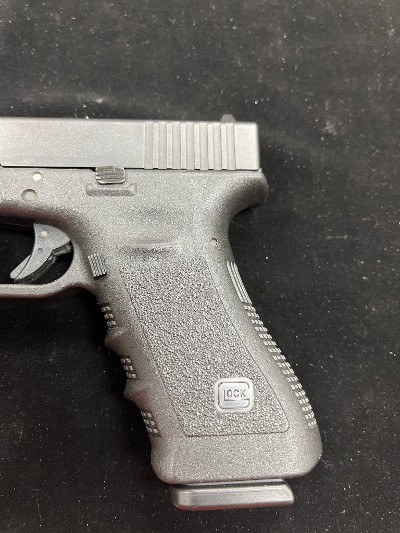 GLOCK 22 .40 CALIBER - Image 4 of 10