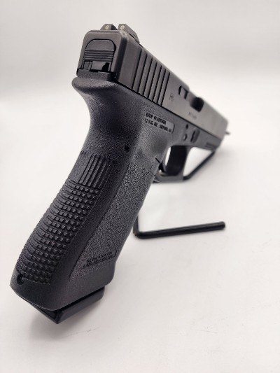 GLOCK G22 GEN 3.40 S&W - Image 3 of 4