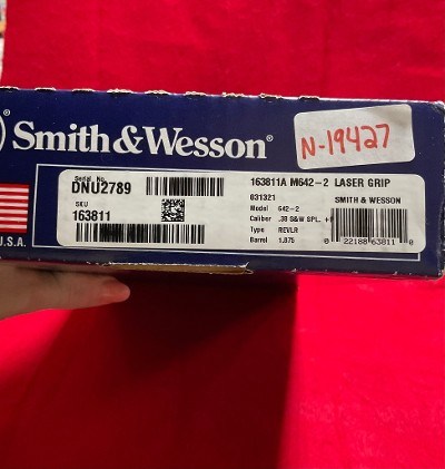 SMITH & WESSON 642 AIRWEIGHT CRIMSON TRACE LASERGRIPS .38 SPL +P - Image 5 of 5