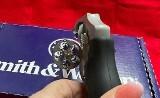 SMITH & WESSON 642 AIRWEIGHT CRIMSON TRACE LASERGRIPS .38 SPL +P - Image 4 of 5