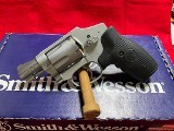 SMITH & WESSON 642 AIRWEIGHT CRIMSON TRACE LASERGRIPS .38 SPL +P