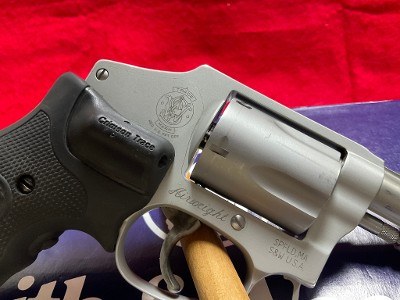SMITH & WESSON 642 AIRWEIGHT CRIMSON TRACE LASERGRIPS .38 SPL +P - Image 3 of 5