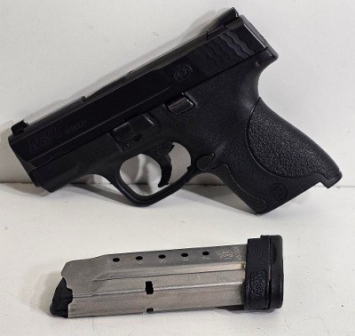 SMITH & WESSON M&P 40 SHIELD .40 S&W - Image 1 of 9