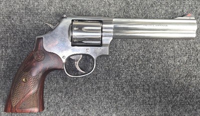 SMITH & WESSON 686 DELUXE .357 MAG - Image 1 of 6