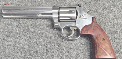 SMITH & WESSON 686 DELUXE .357 MAG - Image 2 of 6