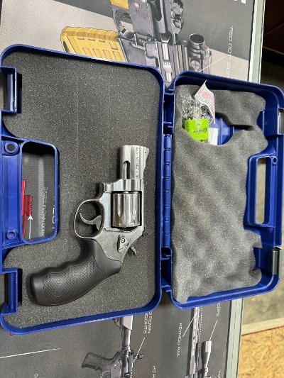 SMITH & WESSON 686 PLUS .357 MAG - Image 1 of 5