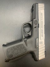 SMITH & WESSON SD40VE .40 S&W - Image 2 of 6